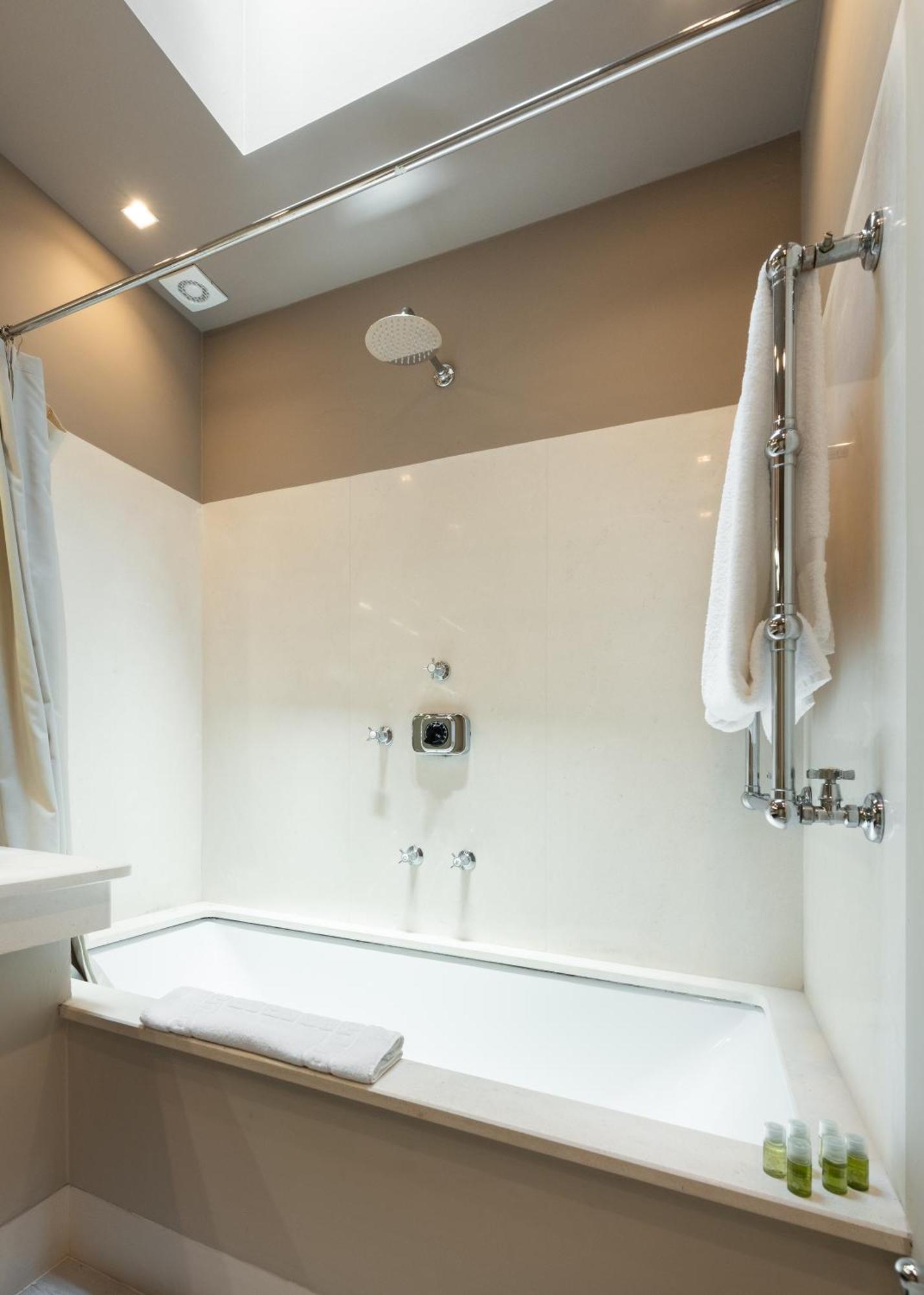 Apartment Via Del Campuccio, 72 - 300 Sqm Luxurious With Parking And Private Terrace - Charming Florence